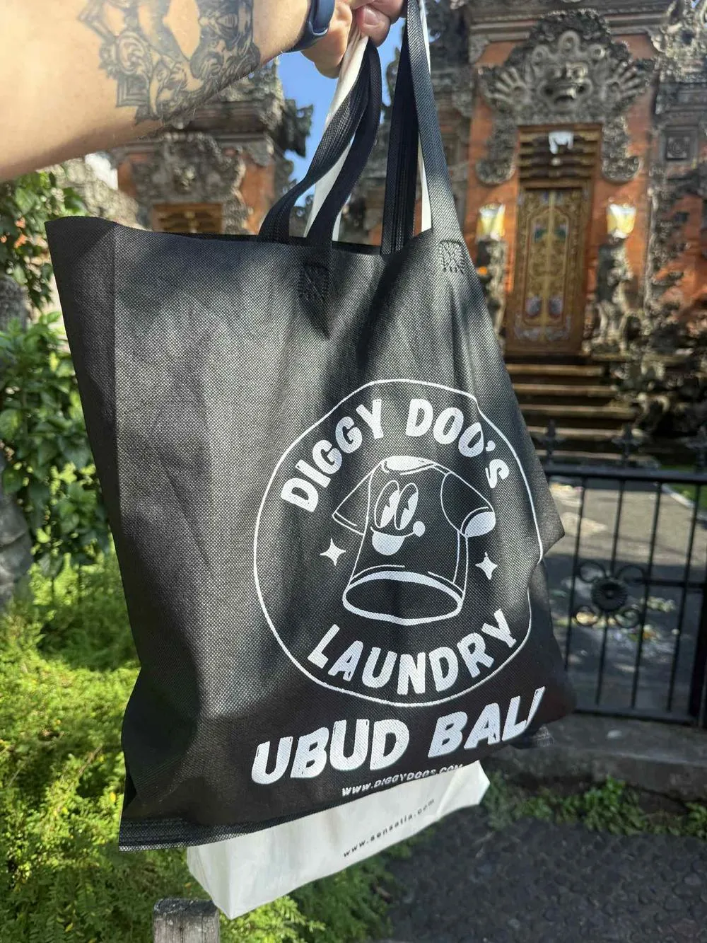 How to Clean Linen, Silk & Delicates in Ubud Without Shrinking Them | Diggy Doos Laundry
